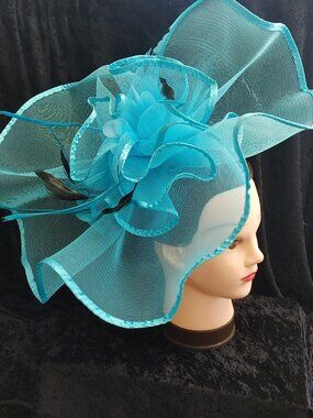 Aqua blue, feather fascinator Hair piece for Derby, Church, Parties (017)